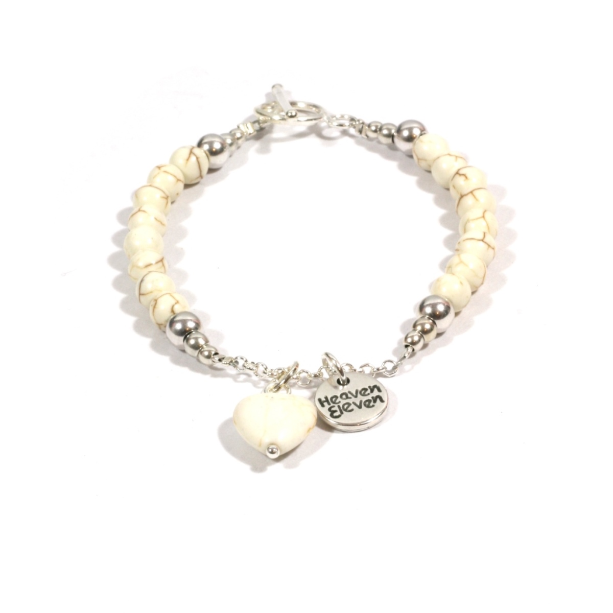 Heaven Eleven - dames armband - Ibiza - natuursteen howliet kralen en hart - 18cm  (voor andere mate